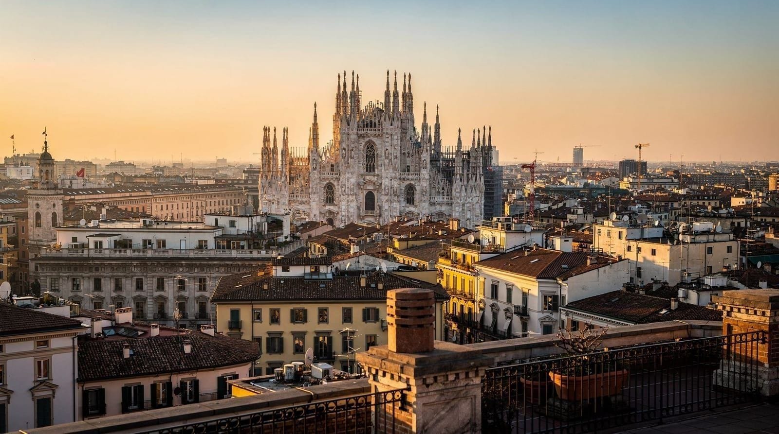 Milan tourist traps — scams, overpriced spots, and how to avoid them